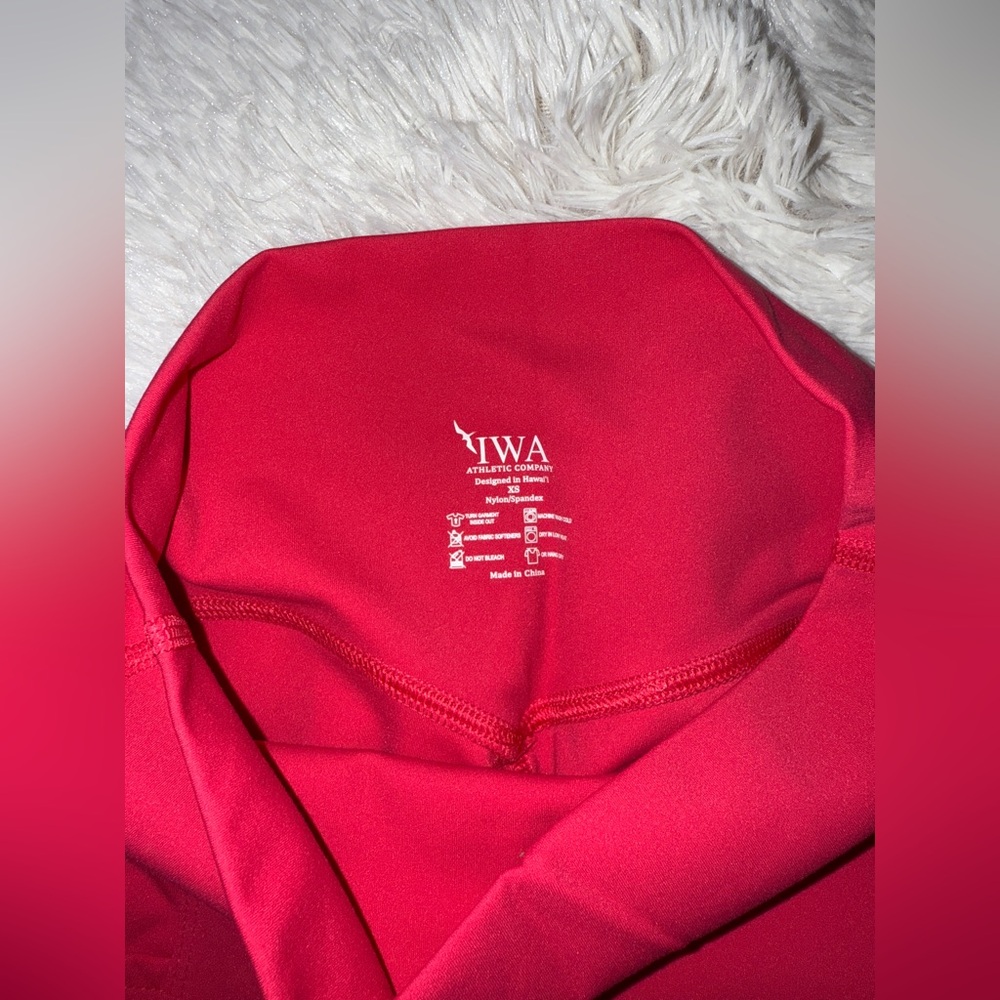 BNWOT Iwa Company Kaila 26” Full Length Pocket Legging in Hibiscus Pink. - Picture 5 of 5